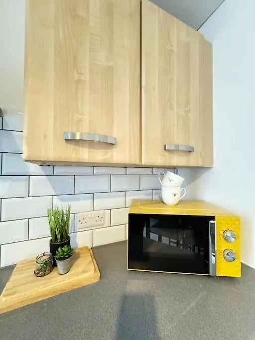 Cosy Home In Barnsley Centre 0*,